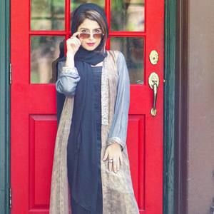 Meet your Posher, Safa